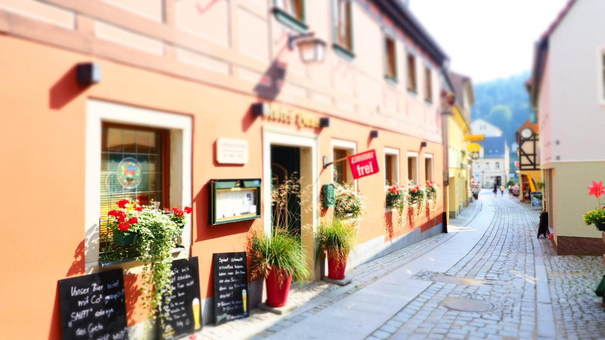 Gasthaus& Pension Zum Roten Haus Bad Schandau Esterno foto